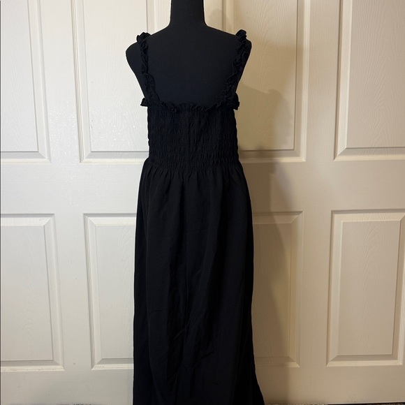 Black Sleeveless Maxi Dress - Picture 4 of 4